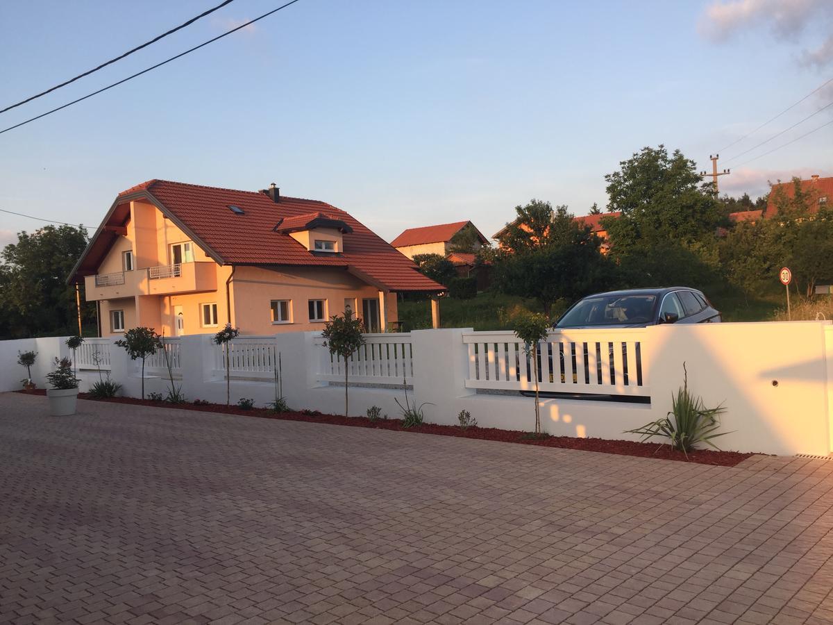 Pool Apartments Plitvice Lakes Grabovac  Bagian luar foto
