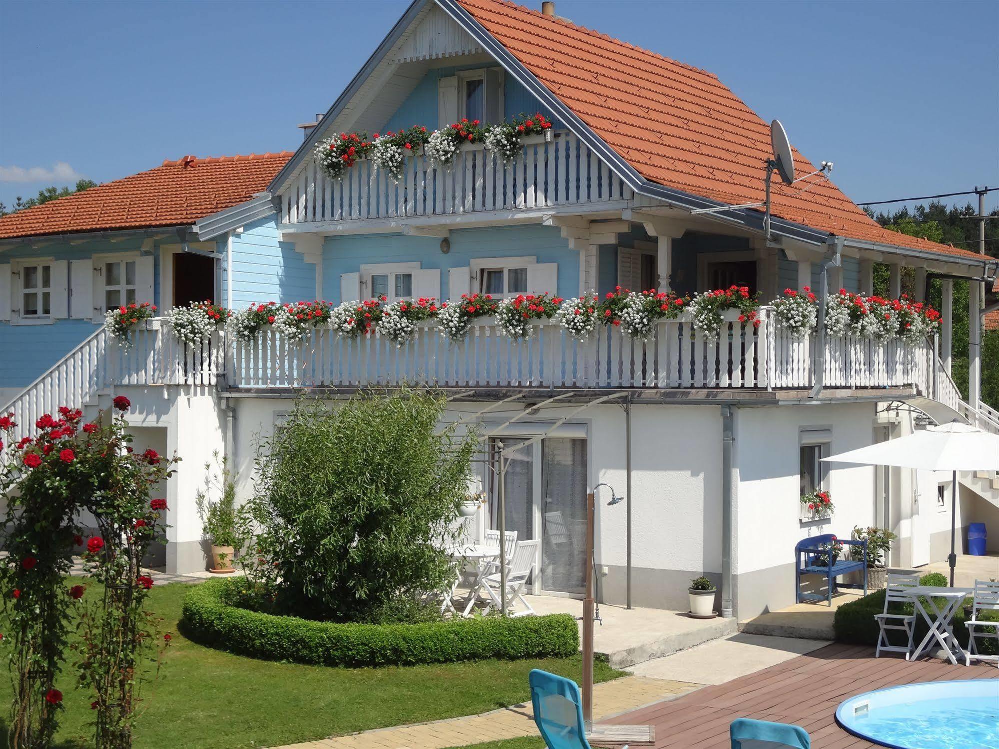 Pool Apartments Plitvice Lakes Grabovac  Bagian luar foto