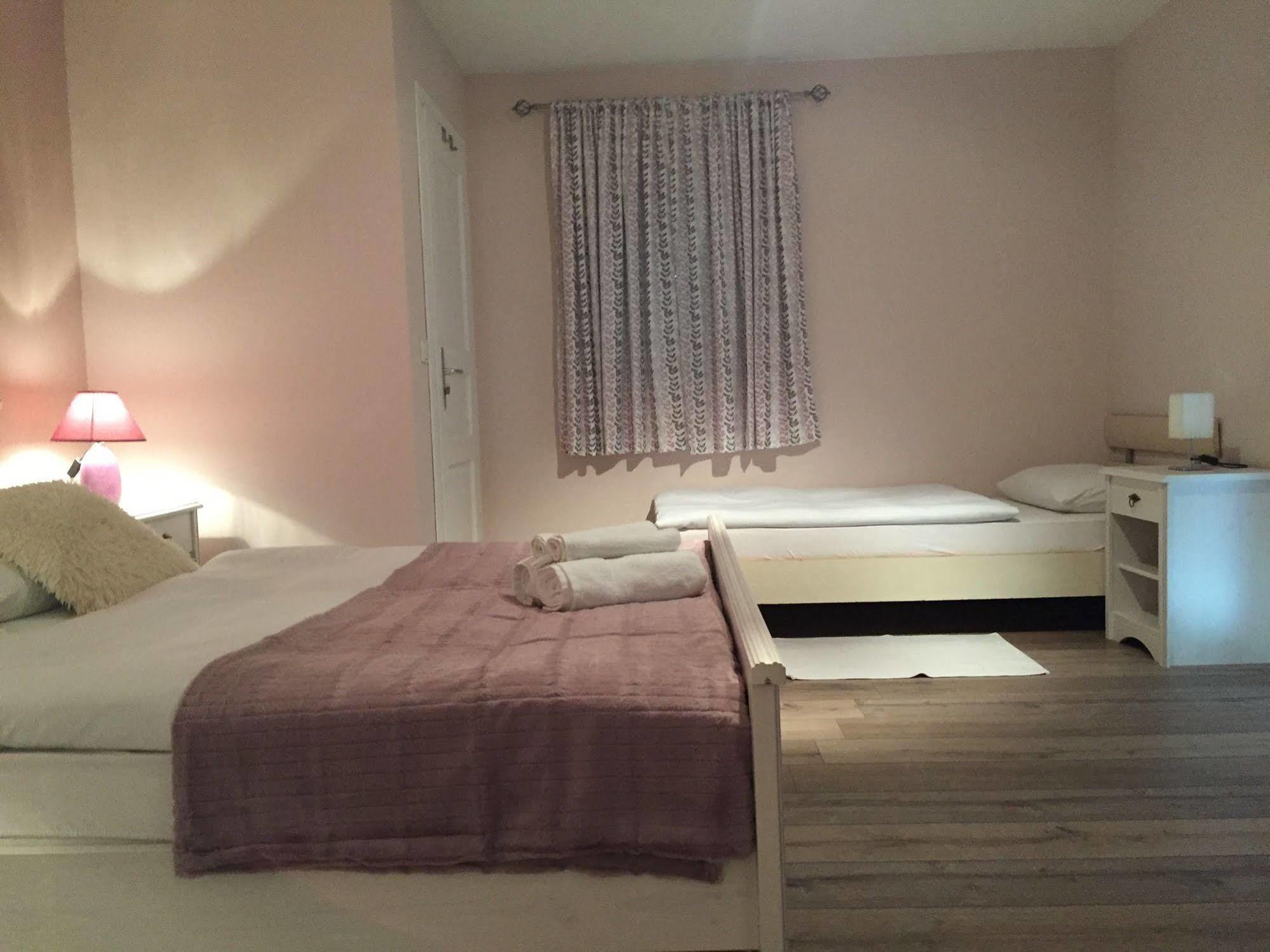 Pool Apartments Plitvice Lakes Grabovac  Bagian luar foto
