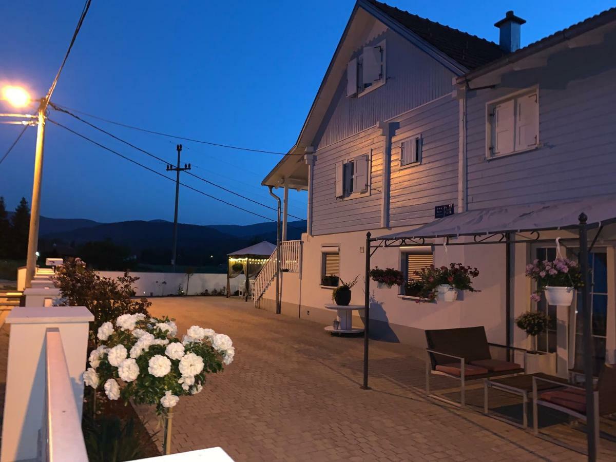 Pool Apartments Plitvice Lakes Grabovac  Bagian luar foto